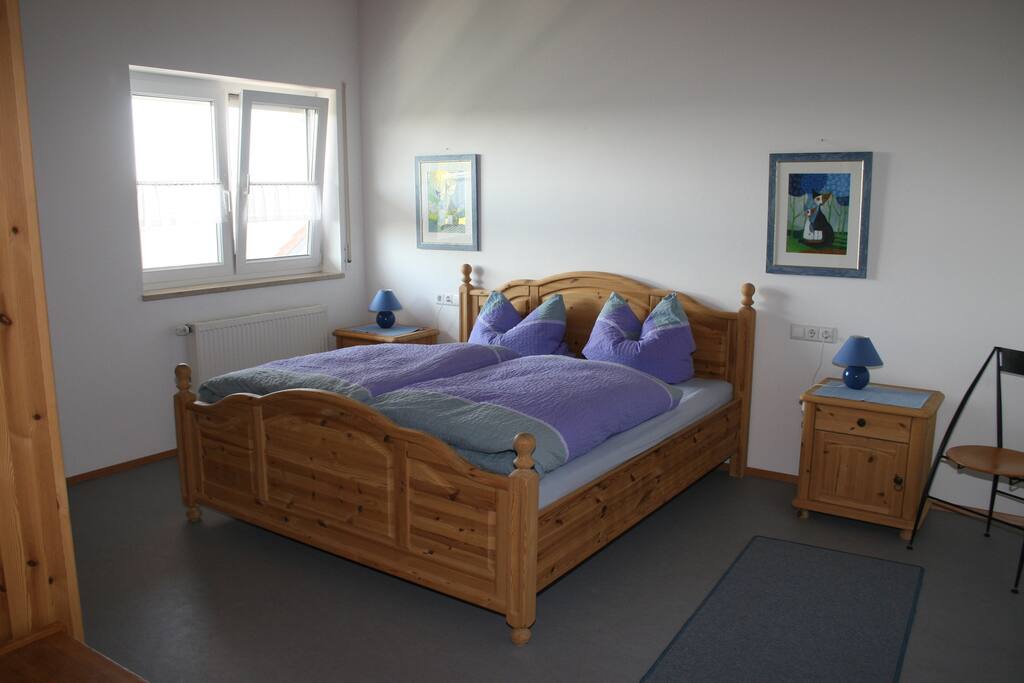 Zimmer mit Doppelbett 180cm