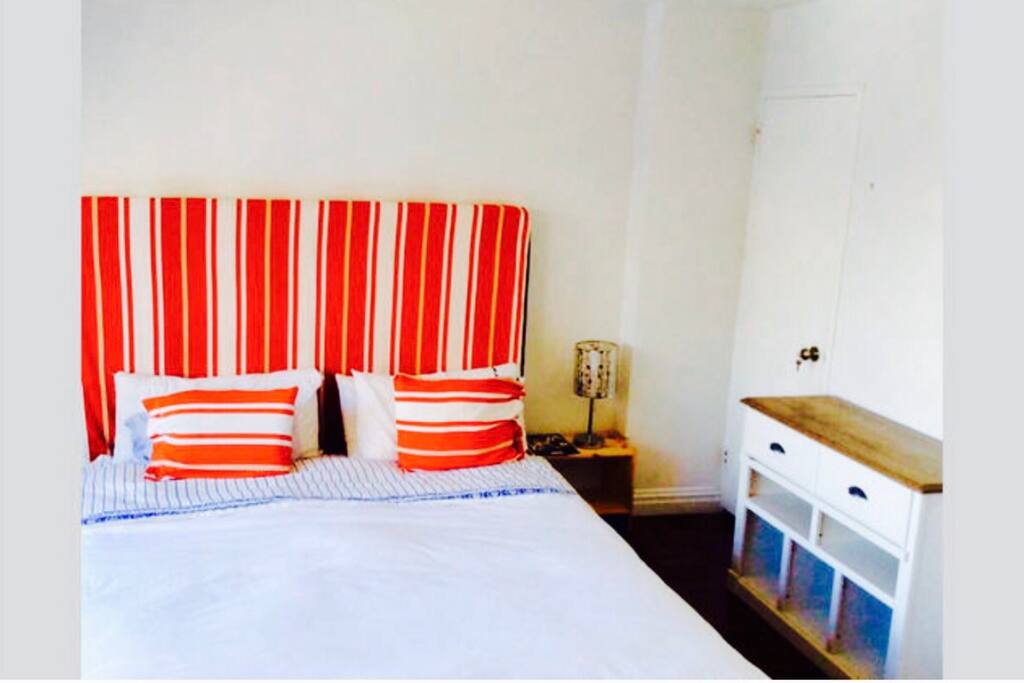 Huge bedroom! King size bed and an extra sofa!