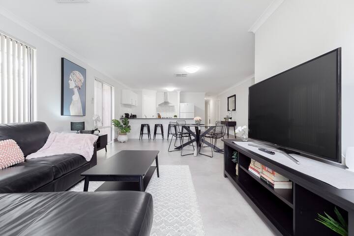 Luxurious home – river, Crown, Carousel & city gallery image 5