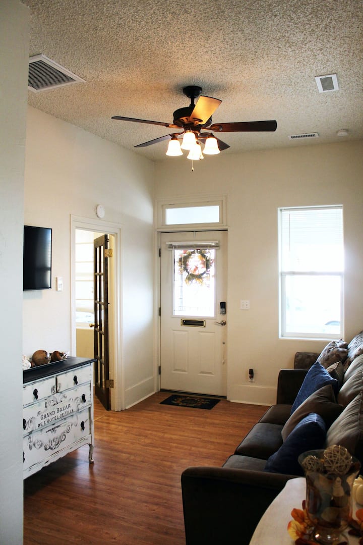 Adorable Historical Home In Downtown Fruita! - Fruita, CO