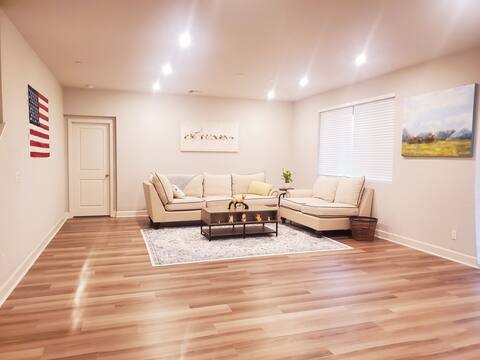 with queen size bed room #4