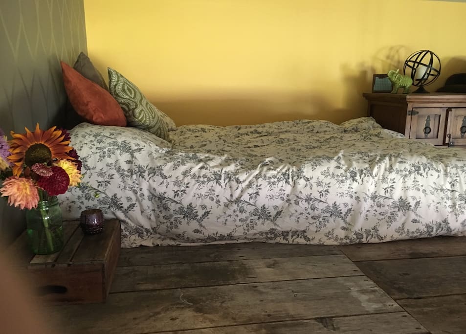 Cozy queen loft bed