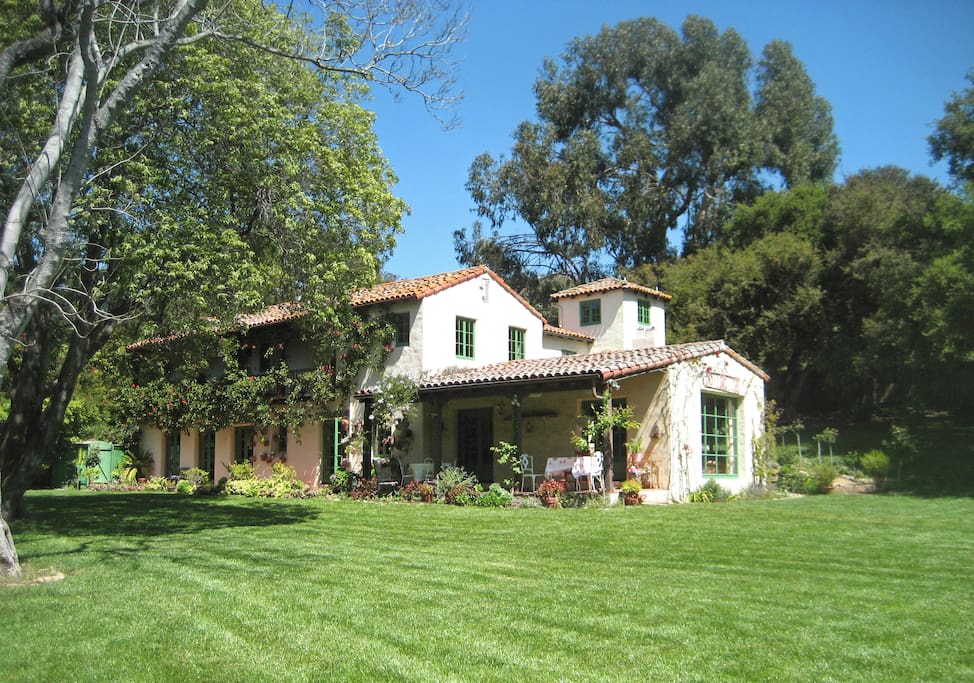 Fabulous Mediterranean 1920s Estate - 몬테시토(Montecito)의 주택에서 살아보기, 캘리포니아, 미국