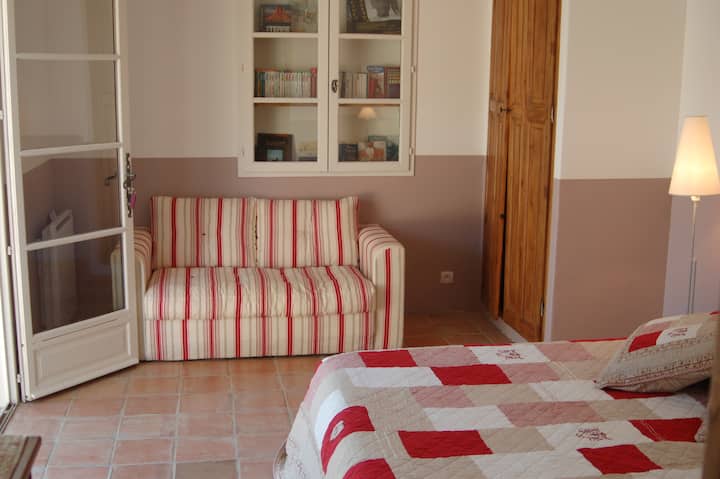 Studio = 6. spavaća soba s krevetom dimenzija 140 × 190 cm