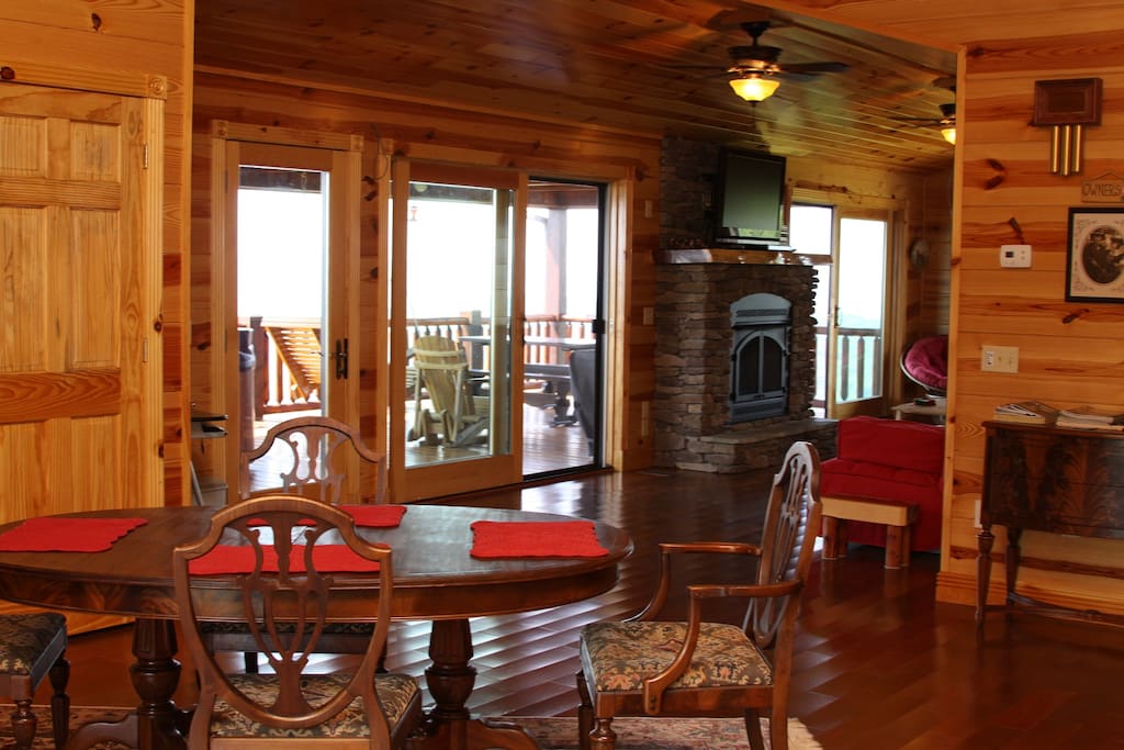 Dining Room to sitting area with TV, DVD, fireplace and two Queen sized sleeper sofas