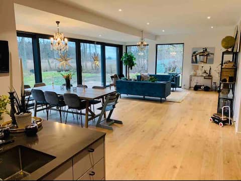 Popular Airbnb listing: Modern villa with own dock & views at Lake Mälaren in Ekerö