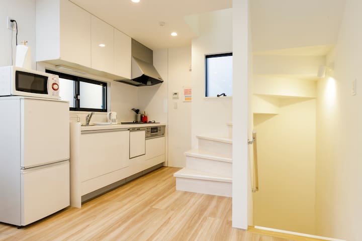 House, 2 mobile wifi, 4 mins walk to JR Station gallery image 3