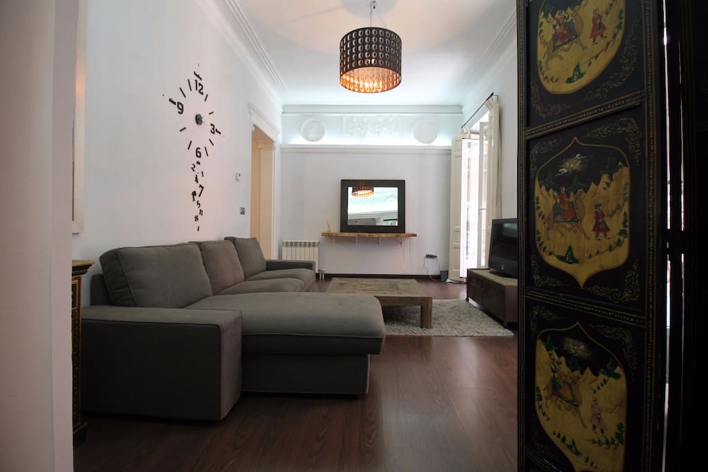 Living room / amplio cuarto de estar