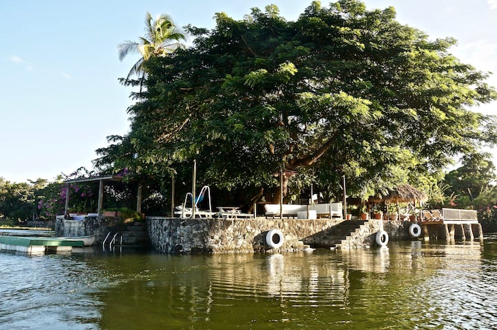 An Island to call "home" — 3 bedroom vacation rental in Granada