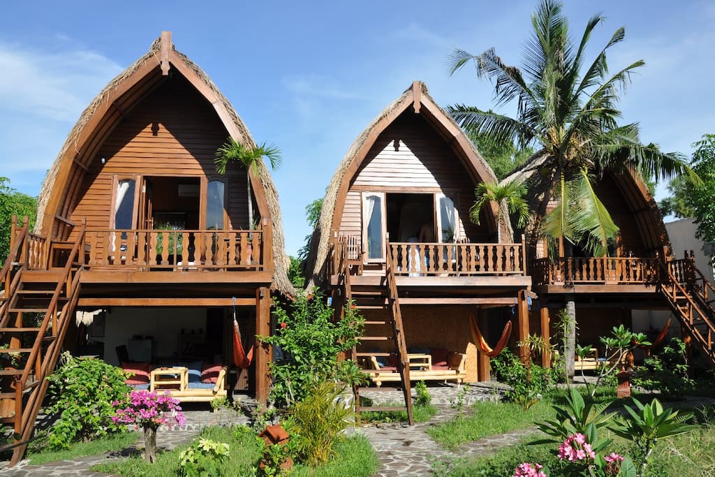 Mango Dive Bungalow Lumbung Bungalows For Rent In Gili
