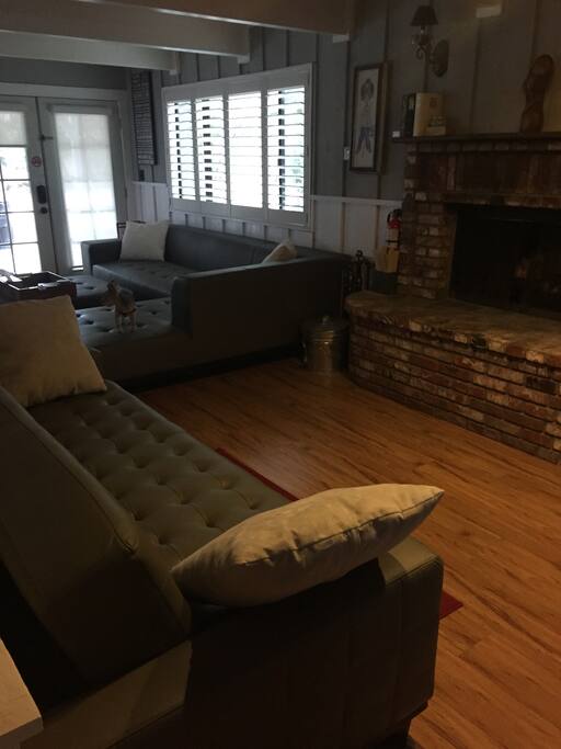 Durable leather sofas for relaxing and entertaining friends and family
