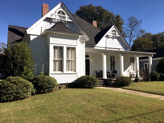 The Getaway on Floyd Street