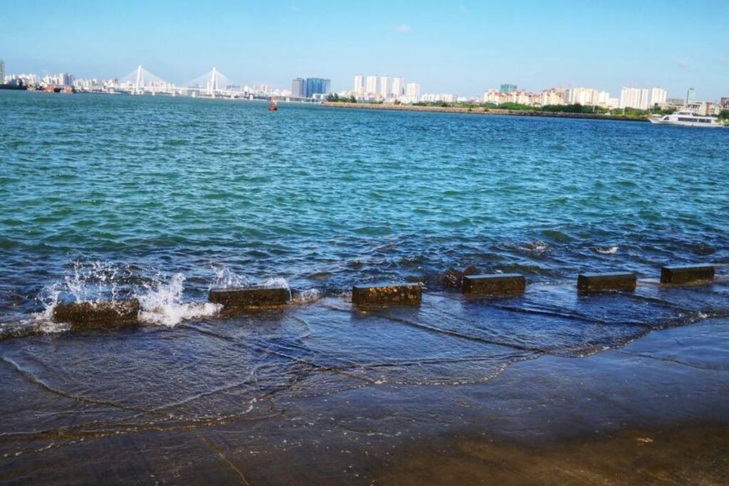 步行5~10分钟就可以到的海边
