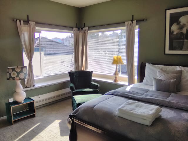 Lake Merritt 4 Bed 4 Bath Top Loc & Value gallery image 3