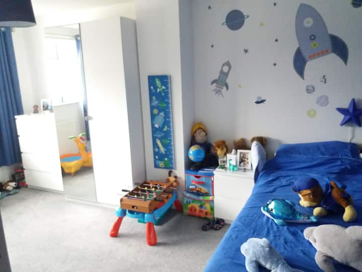 Dormitorio 2 con cama individual que se convierte en doble 