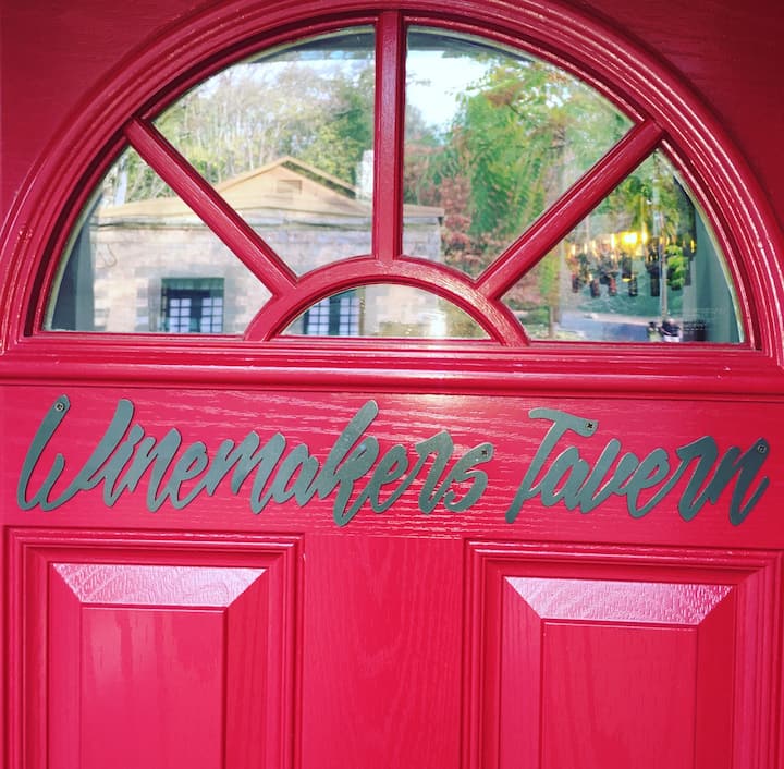 NEW Downtown Winemakers Tavern 577 Main Street Apartments for Rent