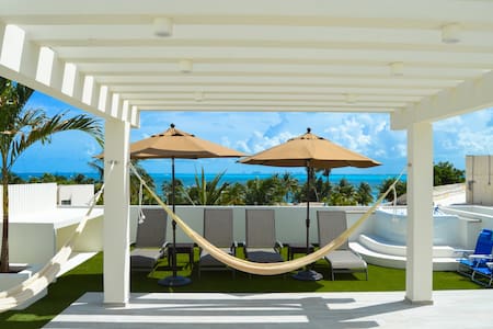 New Downtown penthouse, with beautiful ocean view!