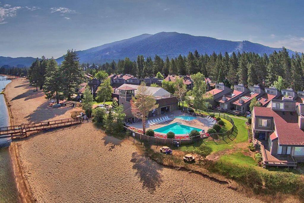 2 pools, 2 hot tubs, 1 kids pool