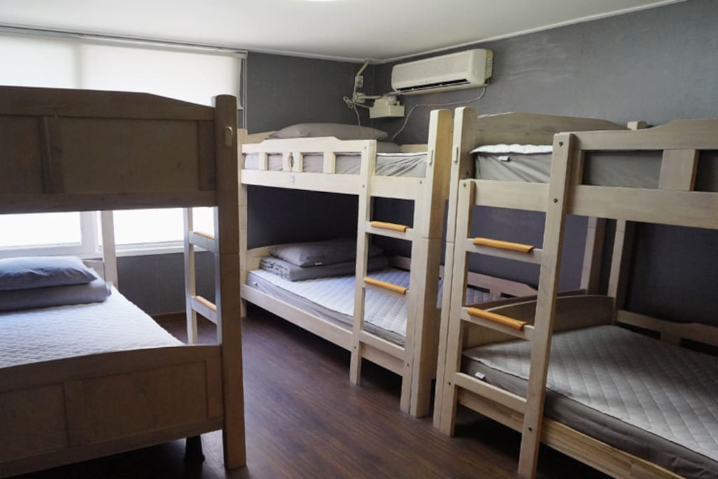 6domitory beds