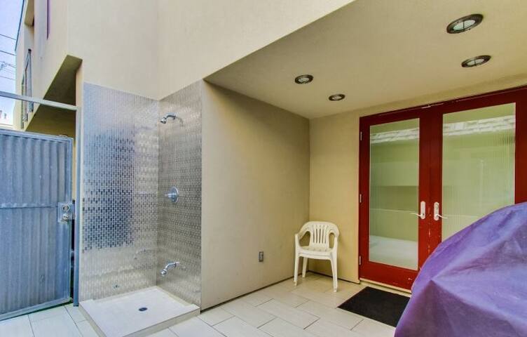 Beachfront Bliss gallery image 3