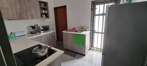 Cozy 2-bedroom 2 bathroom guest house