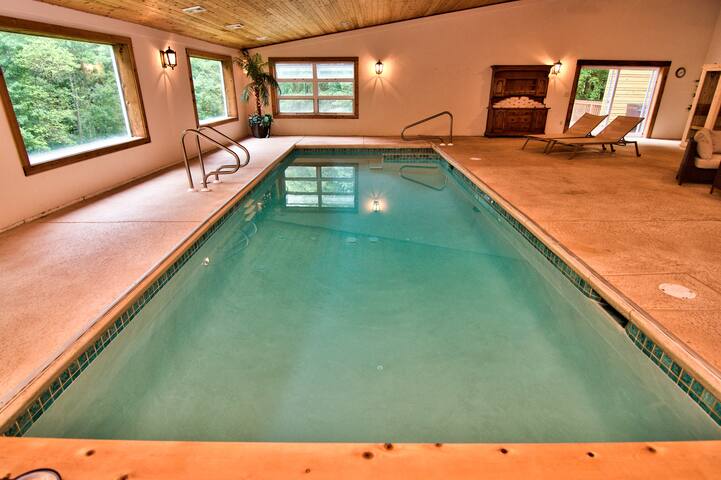 7000 Sqf Mansion With Indoor Pool Cabins For Rent In Stroudsburg