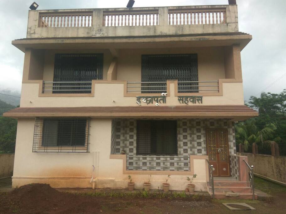 FRONT VIEW