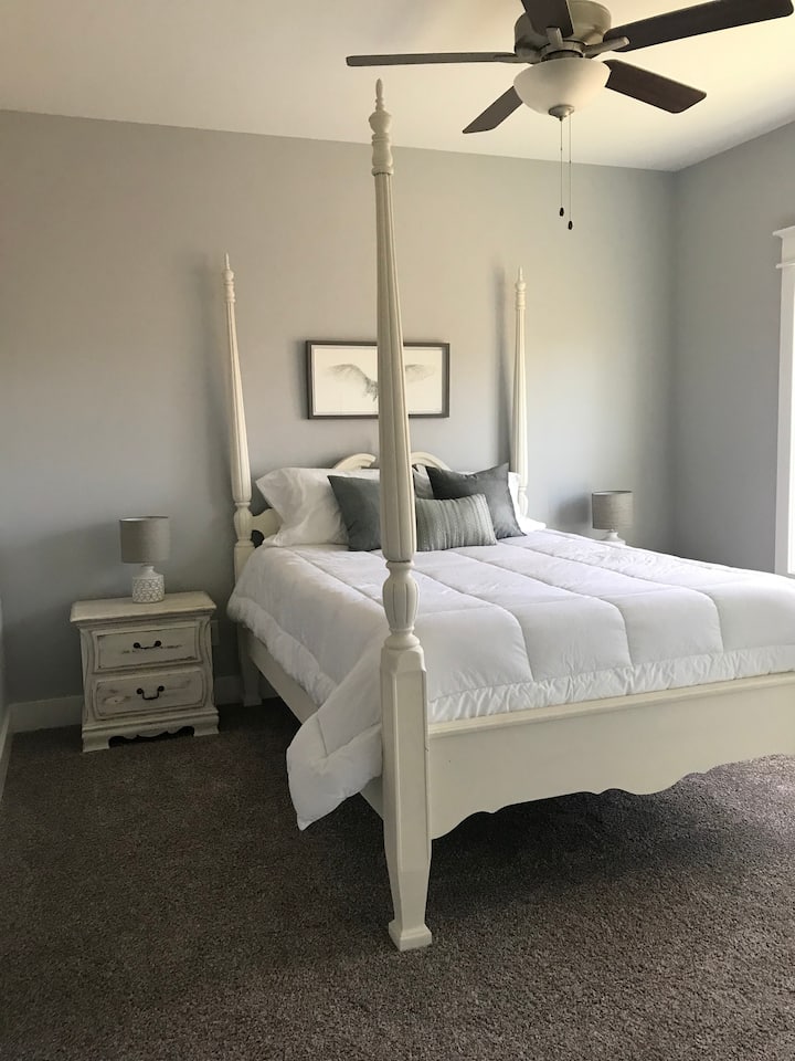 Enjoy the simplicity and calmness created in the third guest room and sleep comfortably on our premium memory foam queen size mattress.