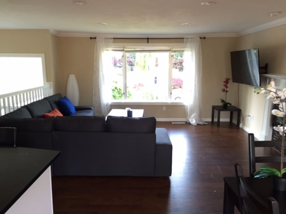 Fully remodeled living area with bright sunlight and brand new furnitures!