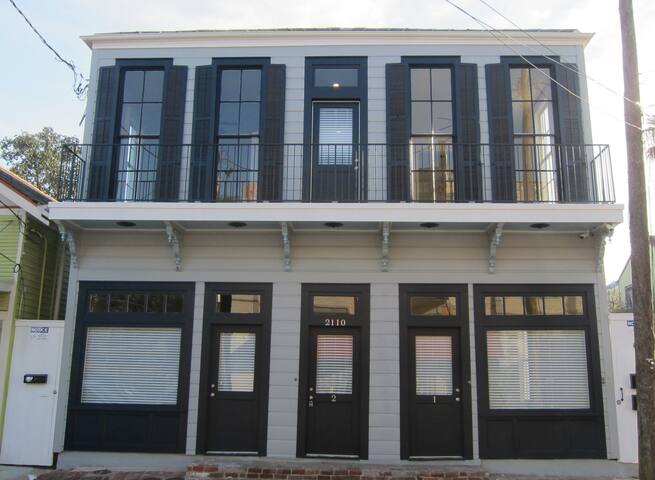 Balcony & Beautiful French Quarter 2 gallery image 3
