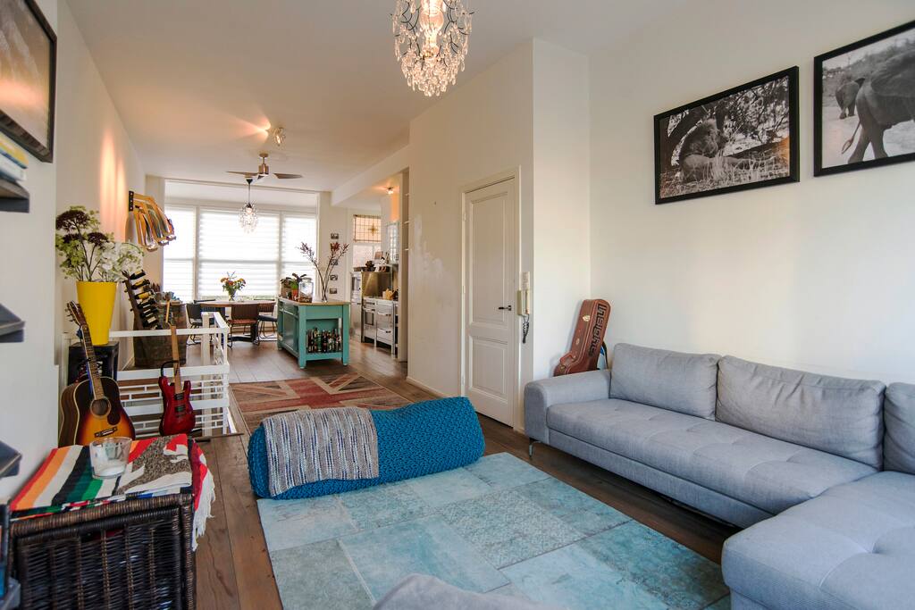 Large living room & open kitchen space
