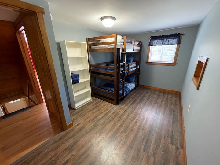 საძინებელი 4