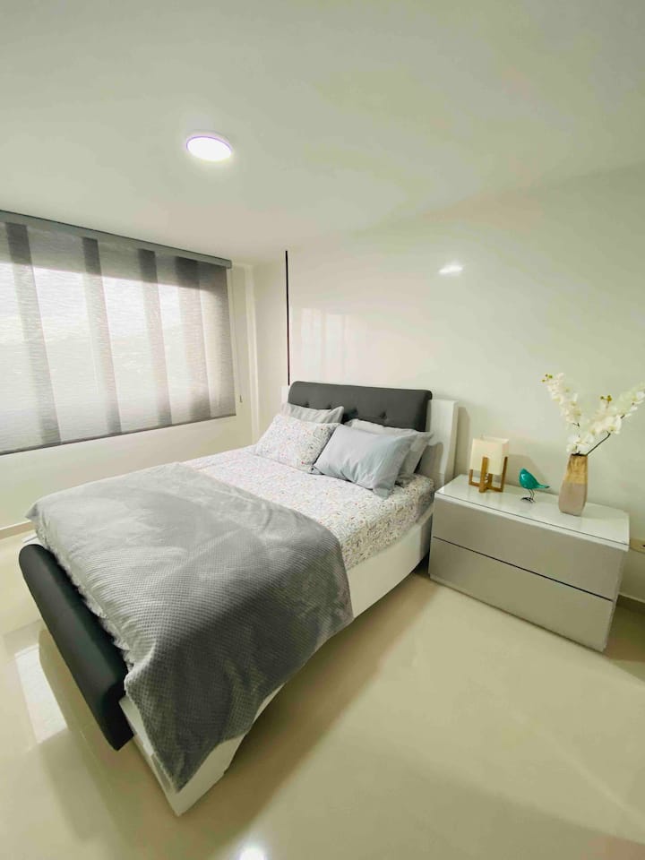 Master Bedroom - Queen Size Bed (160x190)