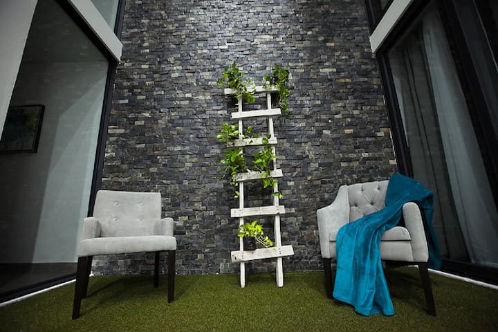 SUITE MOW 004 - DESAYUNO INCLUIDO