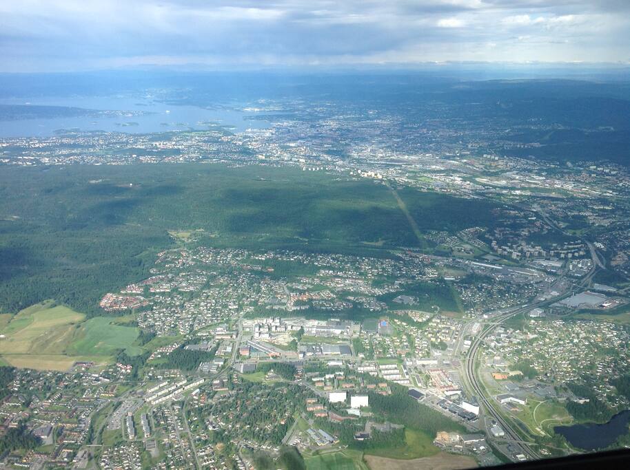Lørenskog is 15 minutes busride from downtown Oslo, 30 minutes to airport.