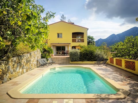 Spacious villa with pool and garden