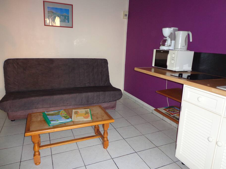 salon - kitchenette