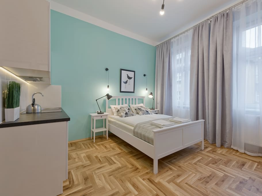 bedroom, bedside table