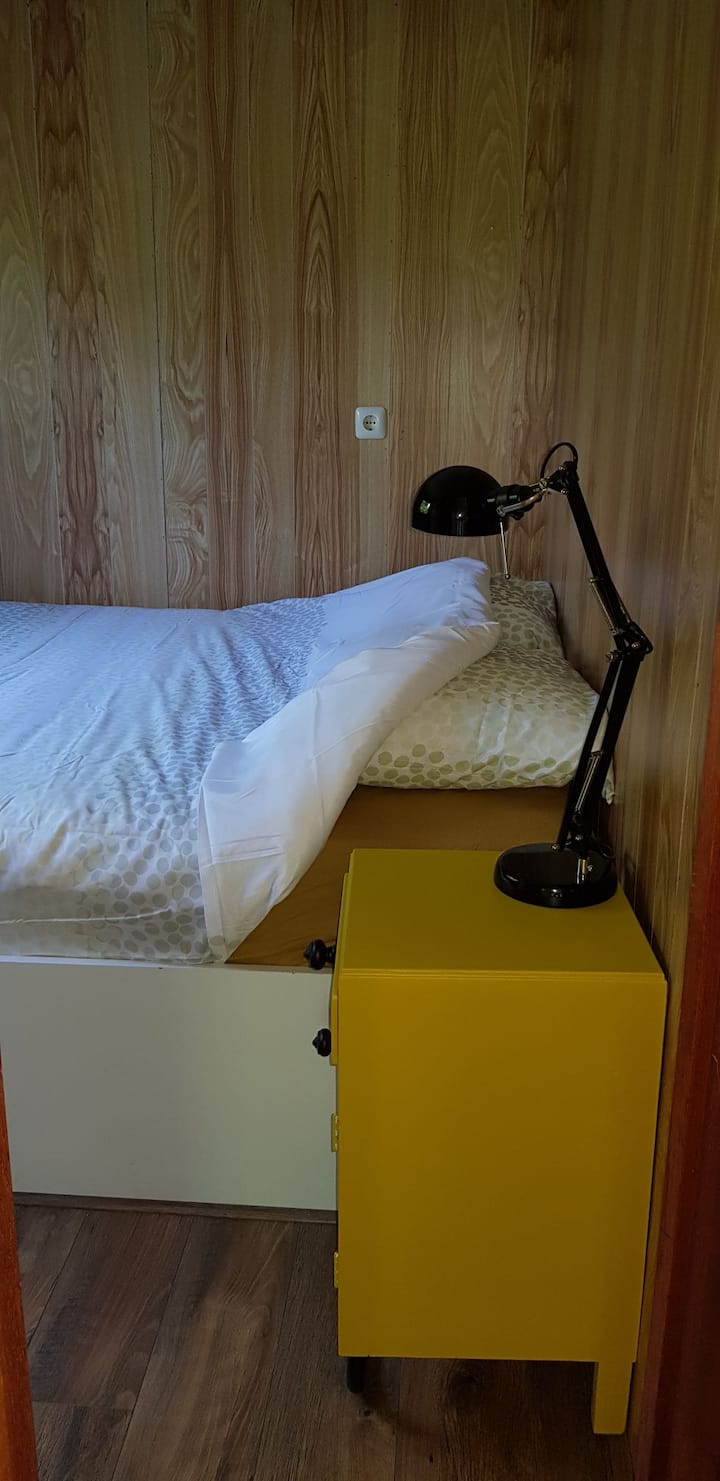 Chambre avec lit double