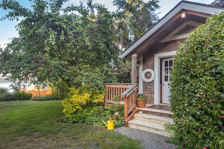 Private beach cabin, Vashon Island