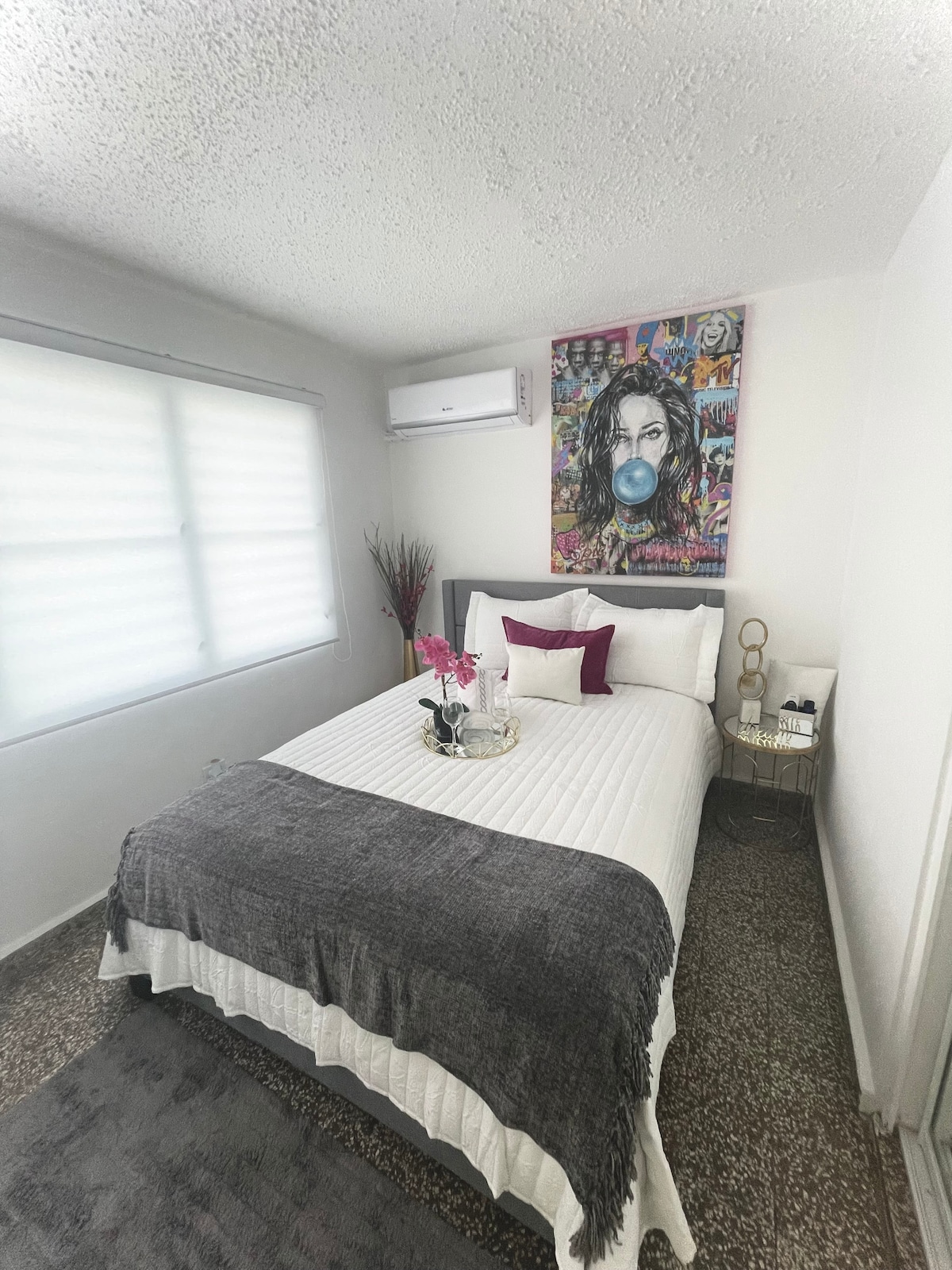 საწოლი 150×200 სმ. ძალიან კომფორტულია
 და კომფორტული 