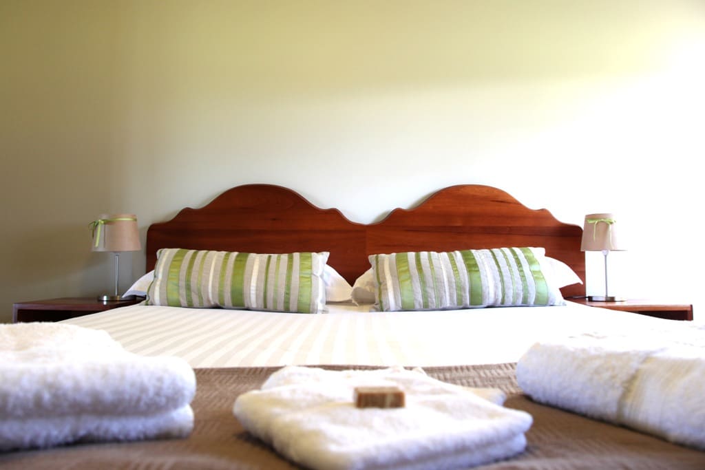 Queen size bedroom