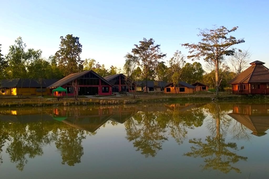 Retreat & Spa Property overseeing the lake
