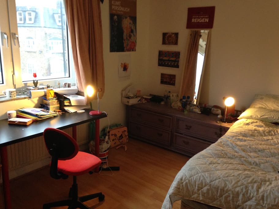 Double bed with free student lifestyle