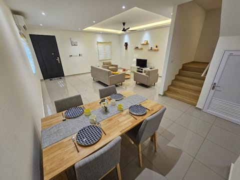 Hooray Homestay 4 Rooms With 12 Pax