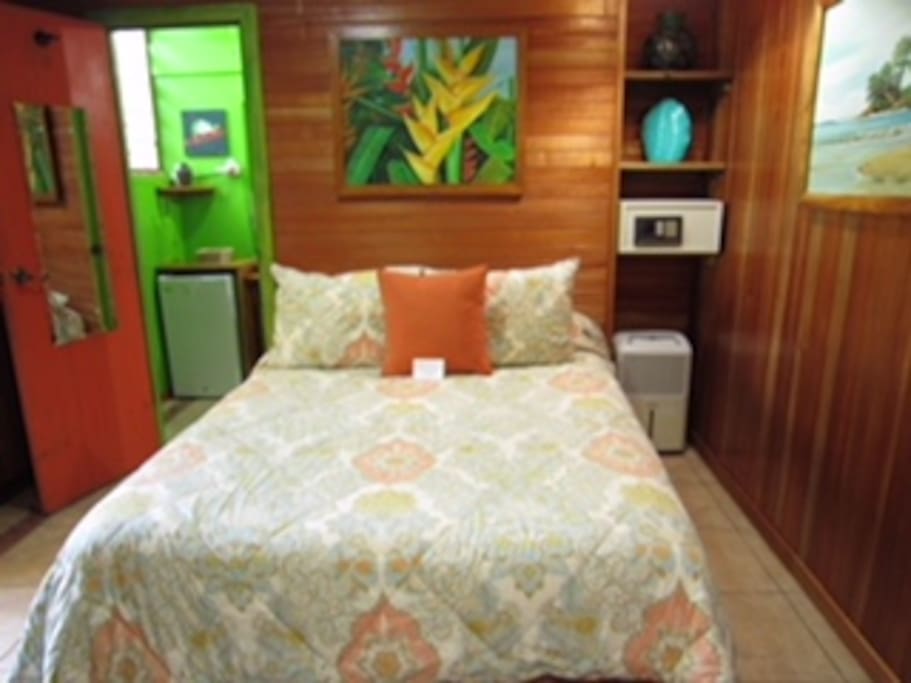 Bedroom with Matrimonial bed, A/C, wifi, safe, fridge and SKY TV
