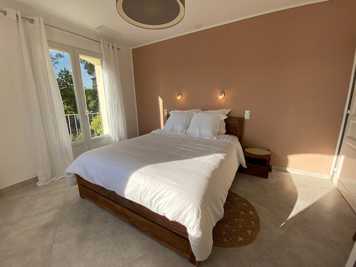 Chambre 2 (Lit Queen Size 160x200)