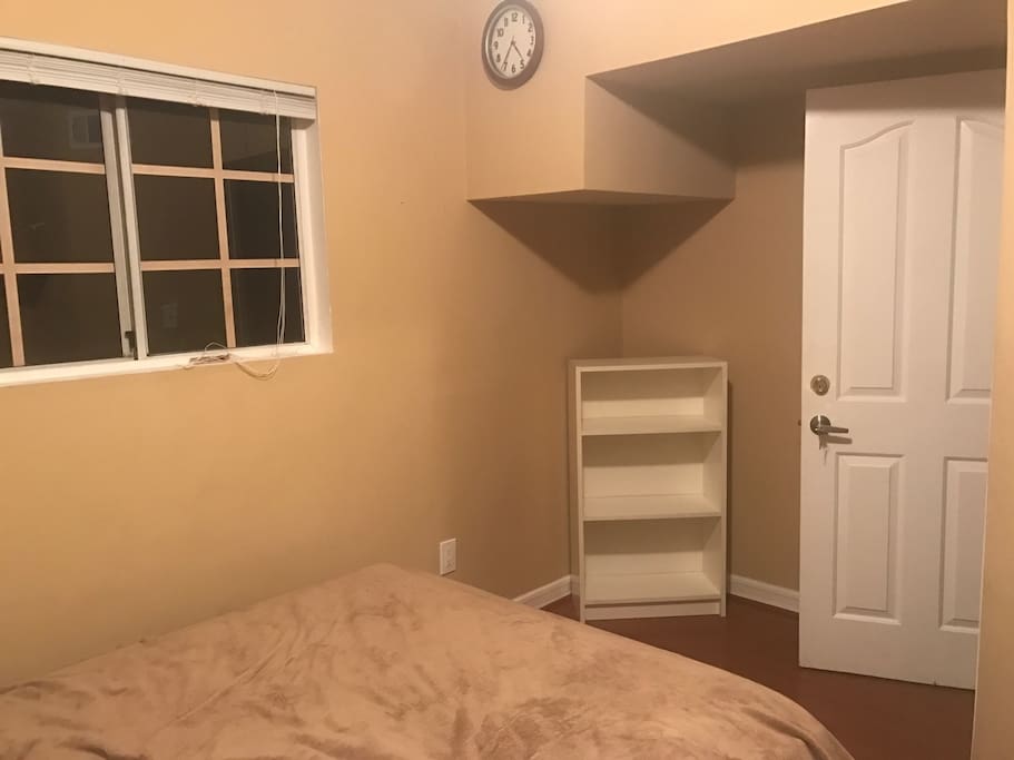 Bedroom with queen size bed