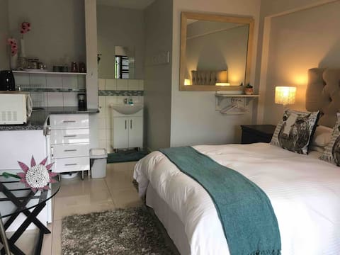Mountain view suite on the Helderberg wine route