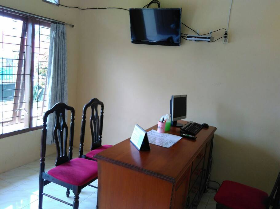 Receptionist